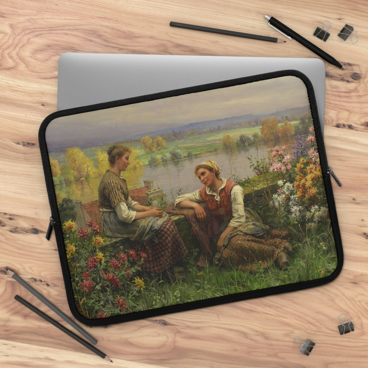 Daniel Ridgway Knight: "Gossips" - Laptop Sleeve