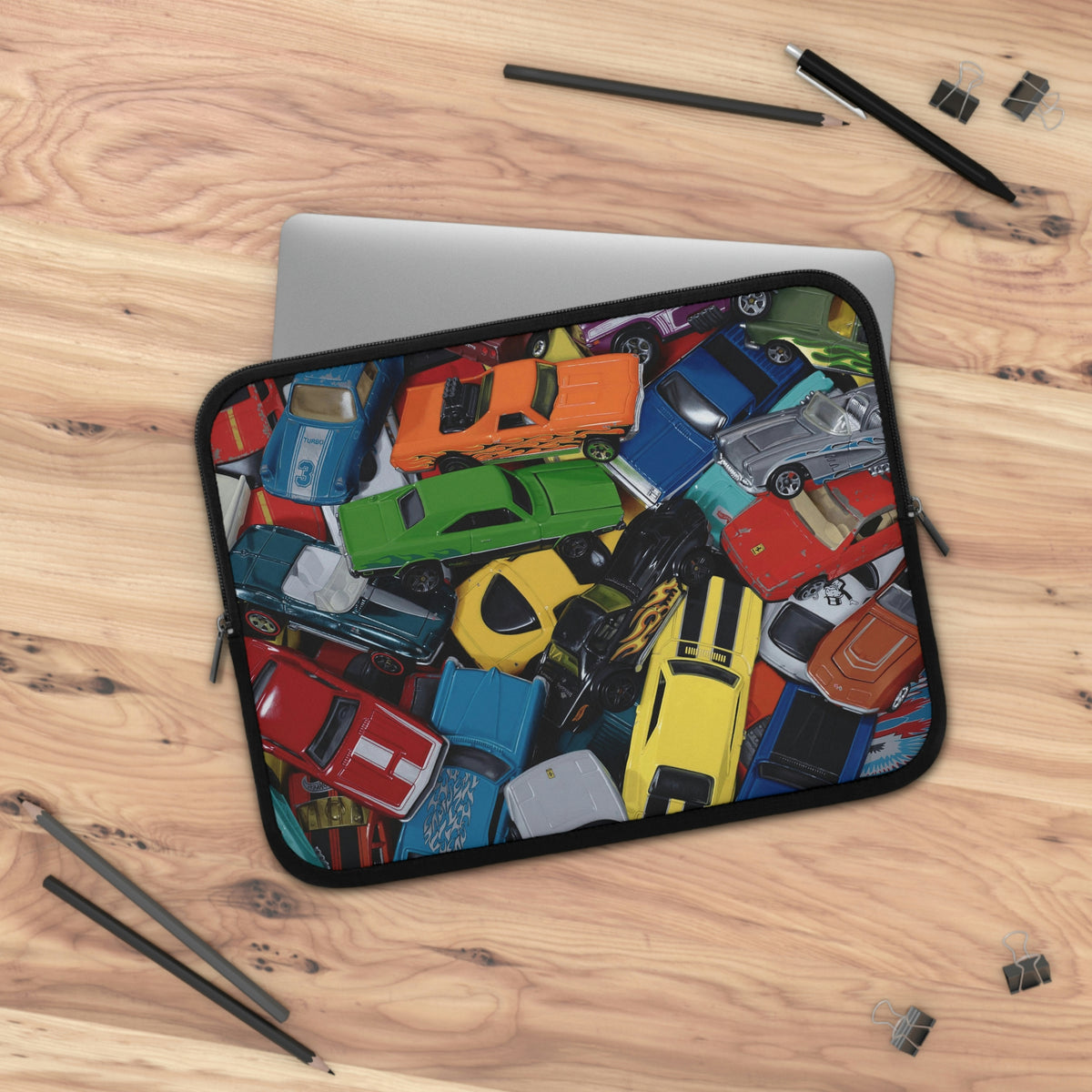 Kari Tirrell: "Traffic Jam" - Laptop Sleeve
