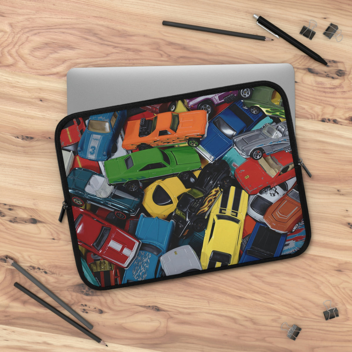 Kari Tirrell: "Traffic Jam" - Laptop Sleeve